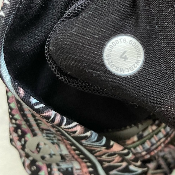 Lululemon Energy Sports Bra Tribal Pace Multi Color Size 4 - Picture 9 of 9
